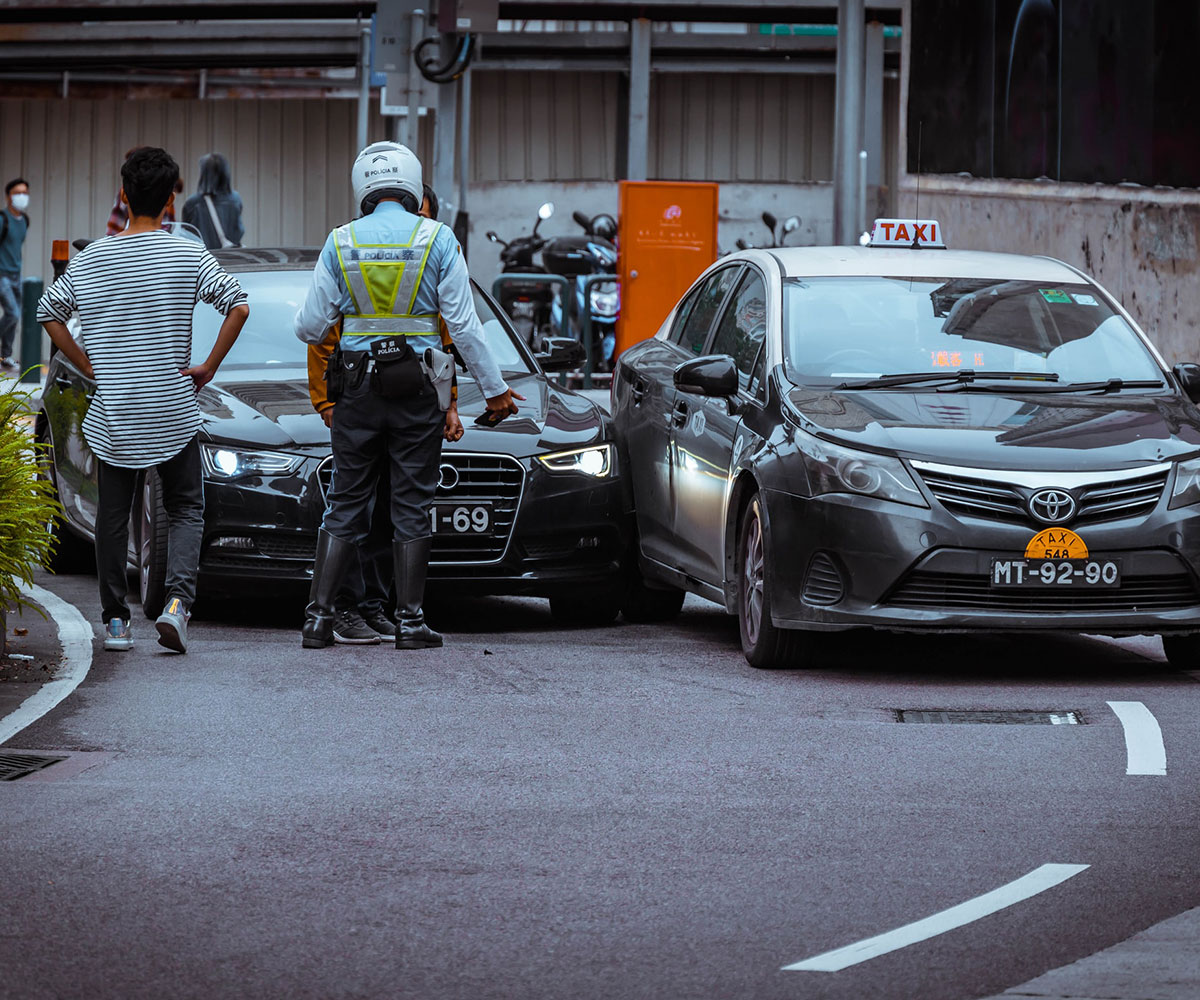 Pressure from work calls during the pandemic increases the risk of a traffic accident